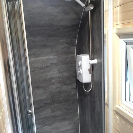 Beautiful And Cosy Pod Saintives Holiday home